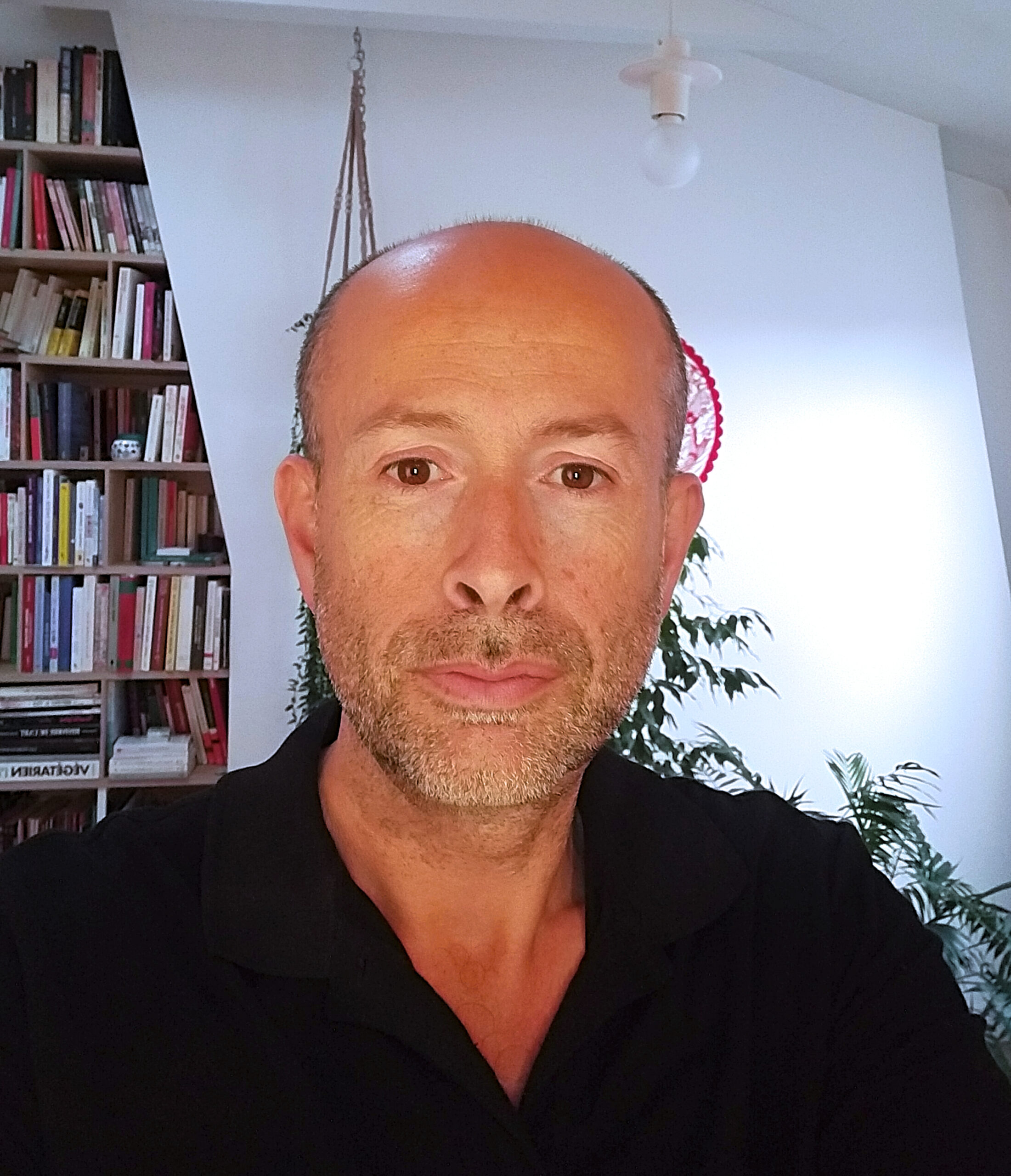 Benjamin Curtet, shiatsu,  reflexology, relaxing massages, healer, Paris